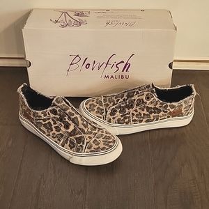 Like New! Blowfish Malibu leopard Sneaker, size 6